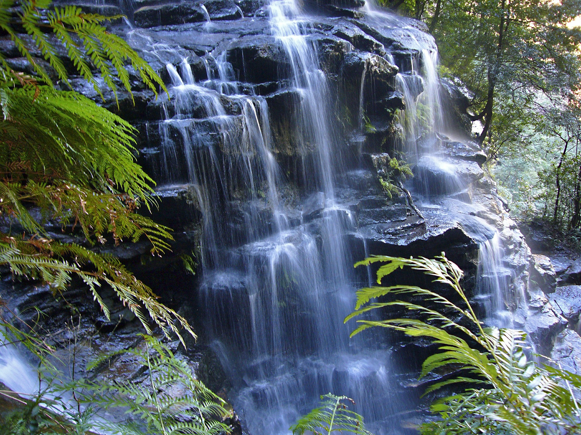 waterfall-410192_1920