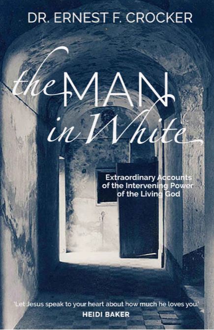Book review / The man in white by dr ernest f.crocker